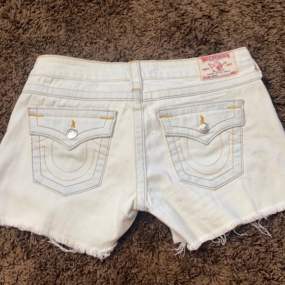 🔥True Religion Denim Shorts ***Excellent Pre-Owned condition;worn once*** - Picture 3 of 9